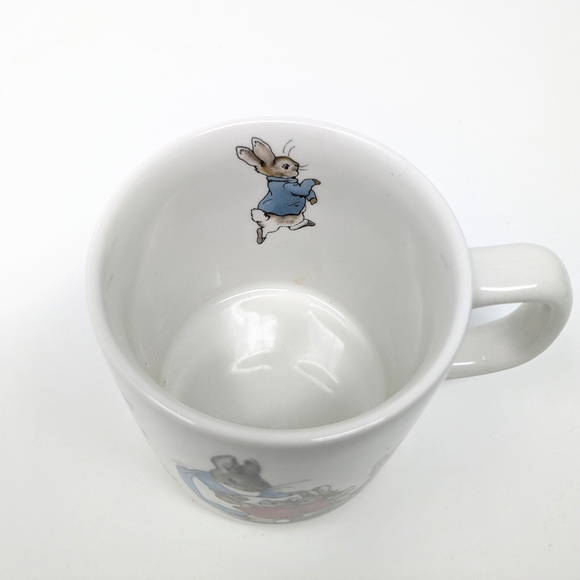 Wedgwood of Etruria & Barlaston 1976 Peter Rabbit Mug - Picture 4 of 10